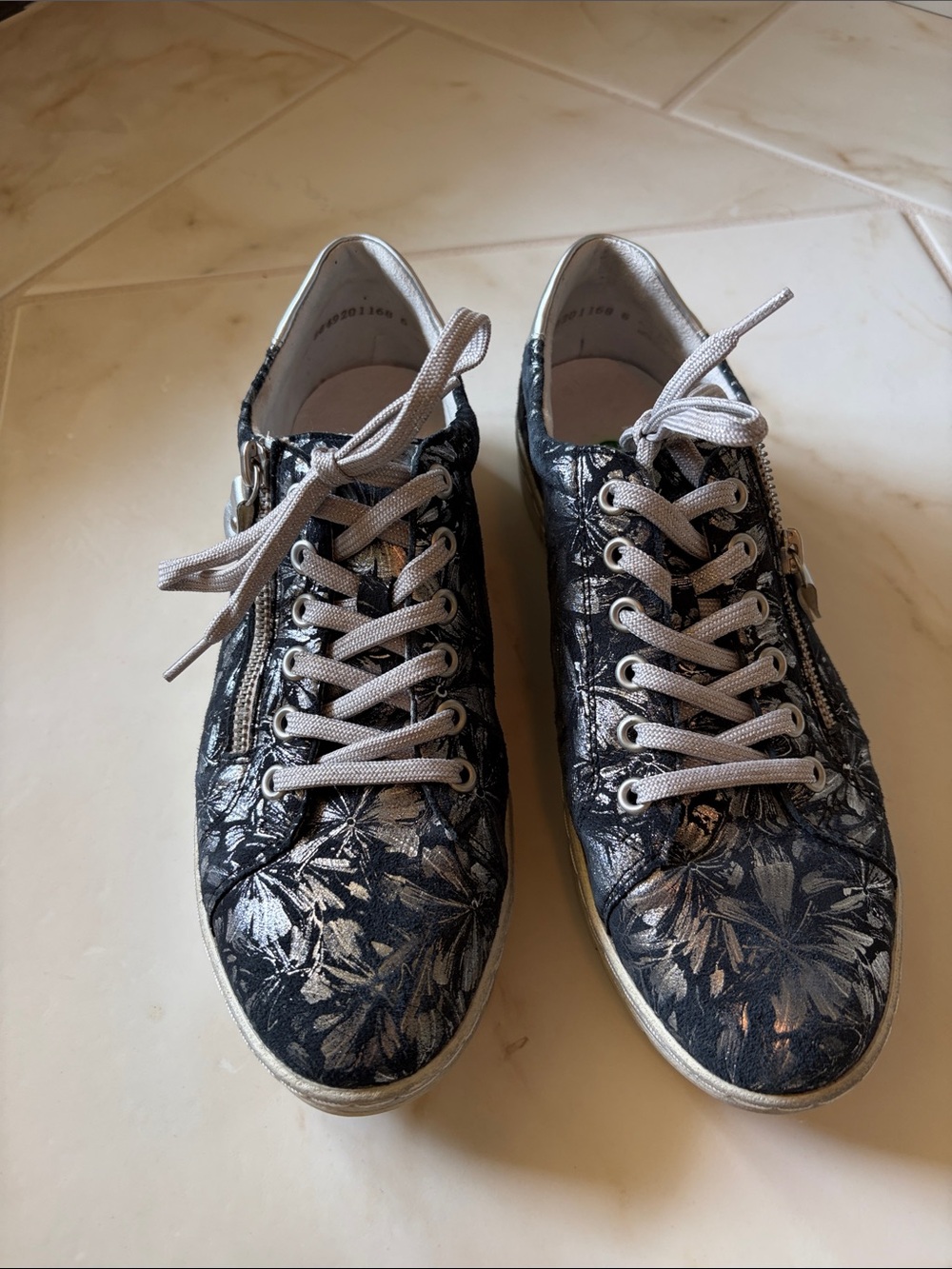 Remonte Black Floral Metallic Accent Women's Sneakers
